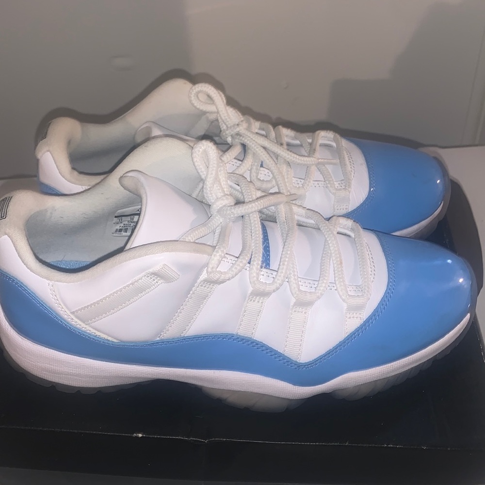 Jordan retro 11 Carolina blue